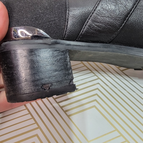 Stuart Weitzman MANLOW Black Leather Ankle Bootie Salon Boots Women's Size 9M. - Picture 7 of 10